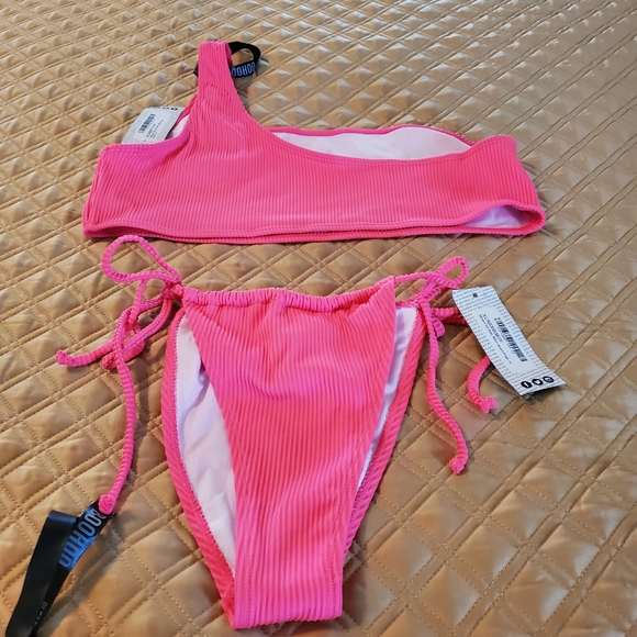 NWT Beach Boohoo Ribbed Itsy Bitsy Pink Bikini, Size 10 - Picture 12 of 13